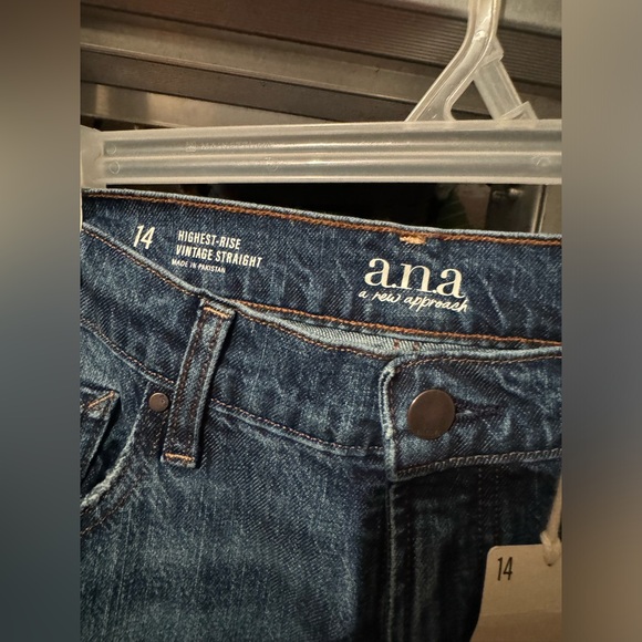 Women’s a.n.a Highest-Rise Vintage Straight Jeans (size 14) - Picture 5 of 8